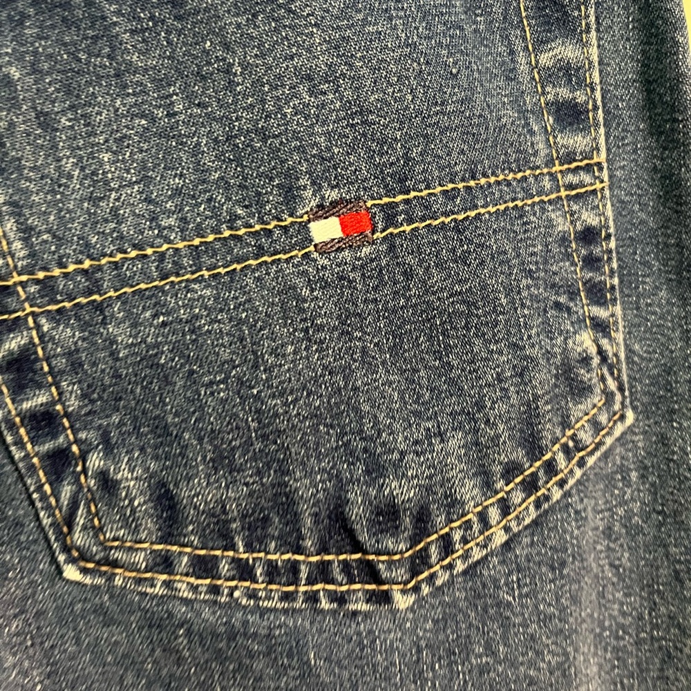 Tommy Hilfiger denim skirt size 4. Great used condition. - Picture 5 of 6